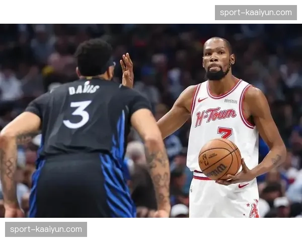 火箭主场击败独行侠 杜兰特申京挡拆撕裂防线